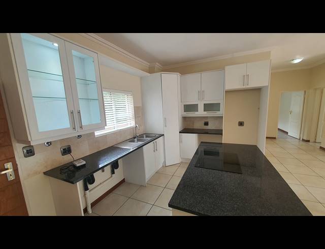 2 BEDROOM APARTMENT FOR SALE IN PARKVIEW